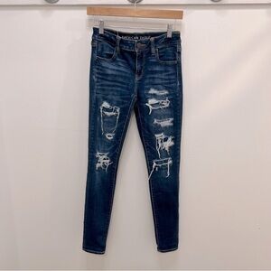 𝅺AMERICAN Eagle mid level stretch torn jeans